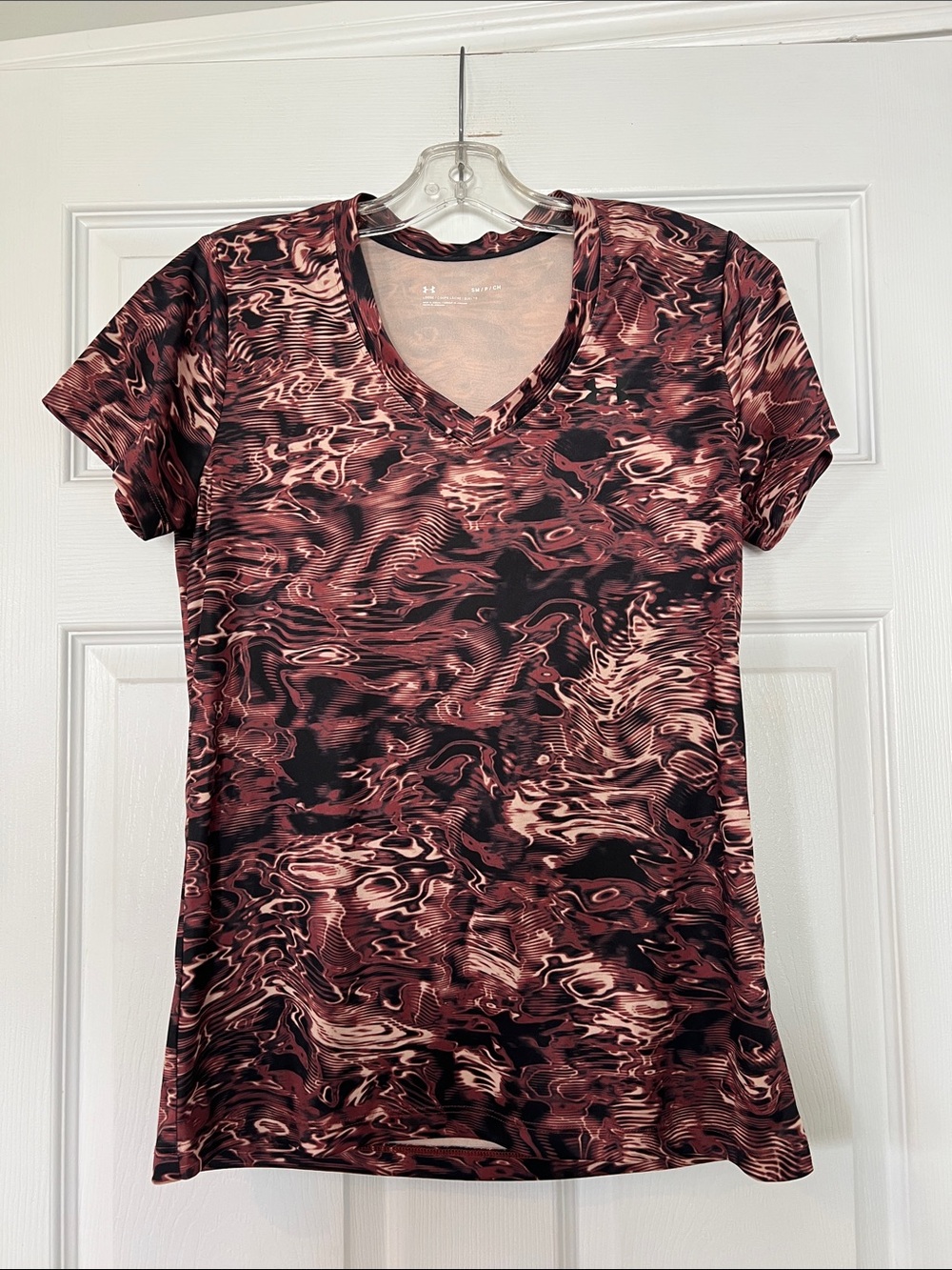Under Armour Women's V-Neck Performance Tee in Maroon and Black